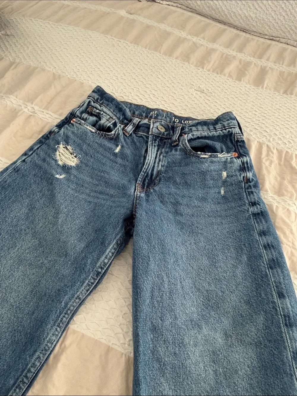 GAP Wide-Leg Distressed Jeans in Medium Blue